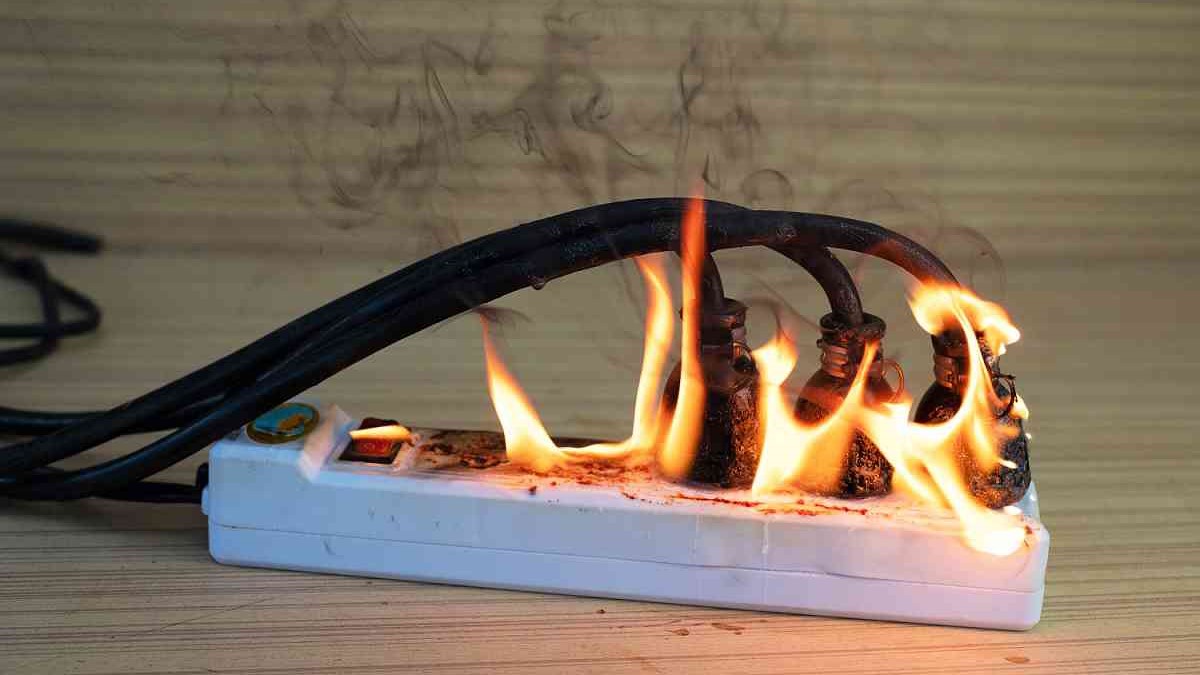 astuce-electromenager-risque-incendie-electricite-001